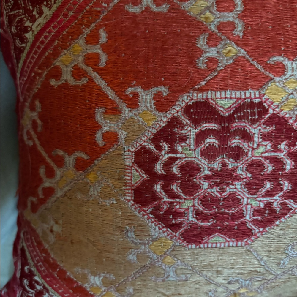 Designer pillow from design store in LA. De-cor. originally 195$.Aprox 12x30